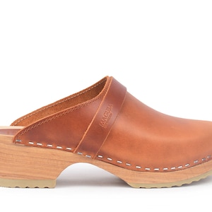 Cognac Clogs, Brown Mules, Low Heel Wooden Clogs, Clogs for Women, Classic Swedish Clogs, Sabot, Handmade Clogs, Berkeley Cognac