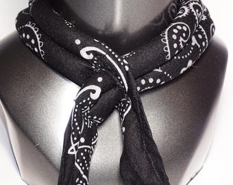 Black Neck cooling wraps made from pure bandannas, 8 hydro gel chambers for Women and Men.