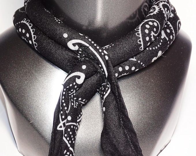 Black Neck cooling wraps made from pure bandannas, 8 hydro gel chambers for Women and Men.