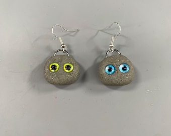 Pet rock earrings (small circle/ blue green)