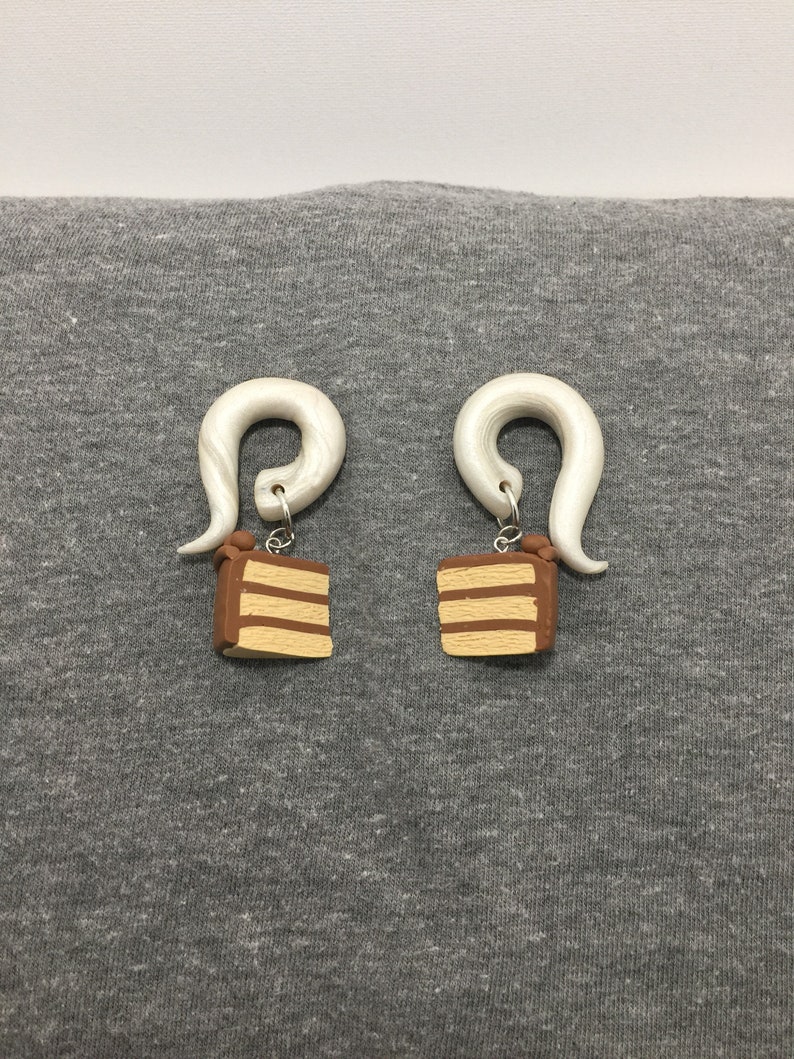 Gauges Cake slice