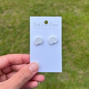 White/Pearly Clay Shell Studs, Beach Themed Clay Earrings, Summer Earrings, Polymer Clay Studs