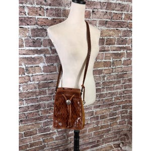 RARE Brighton geweven leren bucket bag bruine schoudertas met trekkoord Boho Y2K afbeelding 2