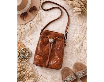 Bolso bandolera Brighton de piel tejida, estilo bohemio Y2K, marrón y con cordón ajustable