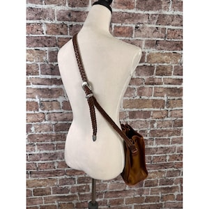 RARE Brighton geweven leren bucket bag bruine schoudertas met trekkoord Boho Y2K afbeelding 5