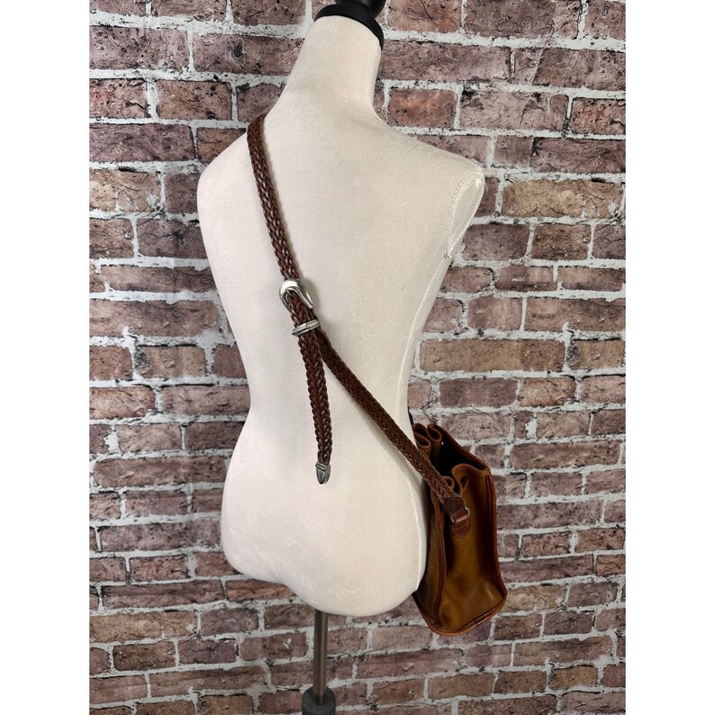 RARE Brighton geweven leren bucket bag bruine schoudertas met trekkoord Boho Y2K afbeelding 5