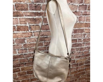 Coach 15064 Metallic Silver Pebbled Leather Adj crossbody Hobo Bag 2004 Y2K