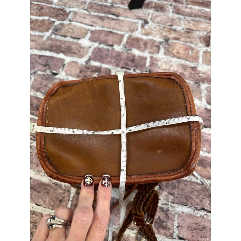 RARE Brighton geweven leren bucket bag bruine schoudertas met trekkoord Boho Y2K afbeelding 17
