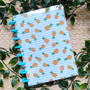 Notatnik A5 z okładką z dysków, z możliwością uzupełniania | Personalizowany planer z ananasami | Elegancki i trwały kalendarz | Niebieski system wielokrotnego użytku do notatek