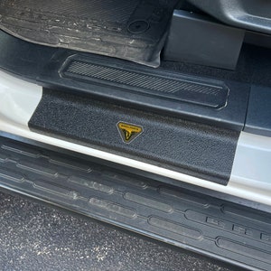 Recubrimiento protector para umbral de puerta Tufskinz: compatible con Bronco 2021-2025; los kits varían
