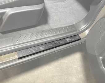 Tufskinz | Revêtements texturés de seuils de porte pour Chevrolet Colorado 2023-2026 et GMC Canyon 2023-2026