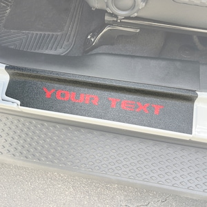 Tufskinz | ドアシルプロテクション - 2019-2025 Wrangler に適合 - 2 ピースキット