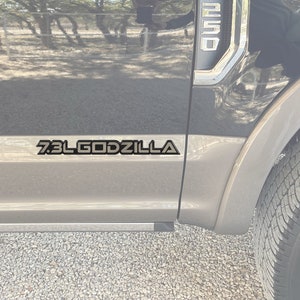 Tufskinz / Insignia Godzilla de 7.3L - Compatible con Super Duty 2020-2025 - Kit de 1 pieza