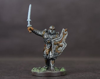 Miniatura de caballero DnD pintada a mano: Sargento mercenario con armadura de placas