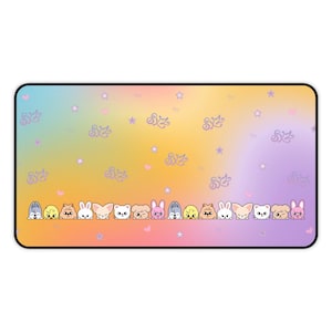 Puede incluir: Un fondo degradado de arcoíris colorido con una fila de caras de animales de dibujos animados que asoman desde la parte inferior. El fondo está decorado con pequeñas estrellas y el texto "SIZ" repetido en todo.