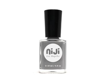 Cloudy Grey Nail Polish: 10-Free Vegan Lacquer
