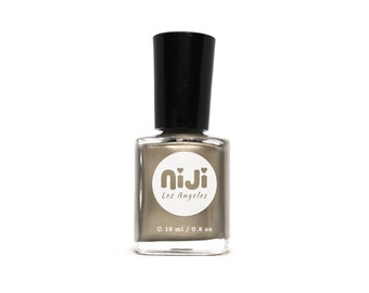 Shimmery Silver Nail Polish: 10-Free Vegan Lacquer