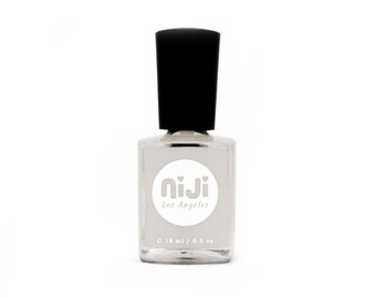 Capa superior con efecto mate: esmalte de uñas vegano 10-Free