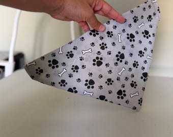 Grey dog bone & paw print bandana (size large)