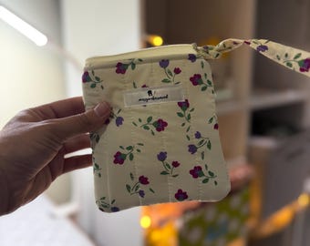 Zipper coin/card & small accessories pouch (vintage florals)