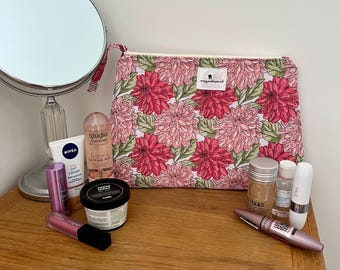 Quilted make-up bag, pouch / cosmetic organiser/travel pouch.