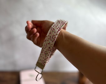 Keychain wristlet (spotty floral pinks)