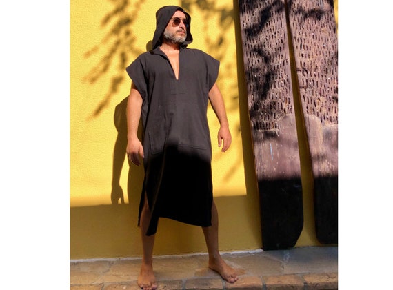 Amazon.com: Alalaso Islam Long Sleeveless Dress Dubai Mens Kaftan Robe  Islamic Middle East Saudi Arabic Robes Solid Color Lightweight Breathable  Clothing Ramadan Dress Neck Long Kaftan Robe Men's Muslim : Sports &