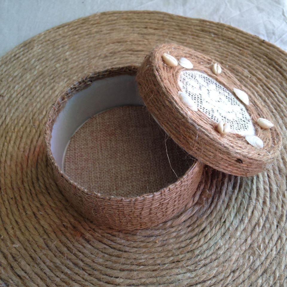 Boite Ronde Jute et Son Couvercle Corde Jute, Dentelle Coquillages