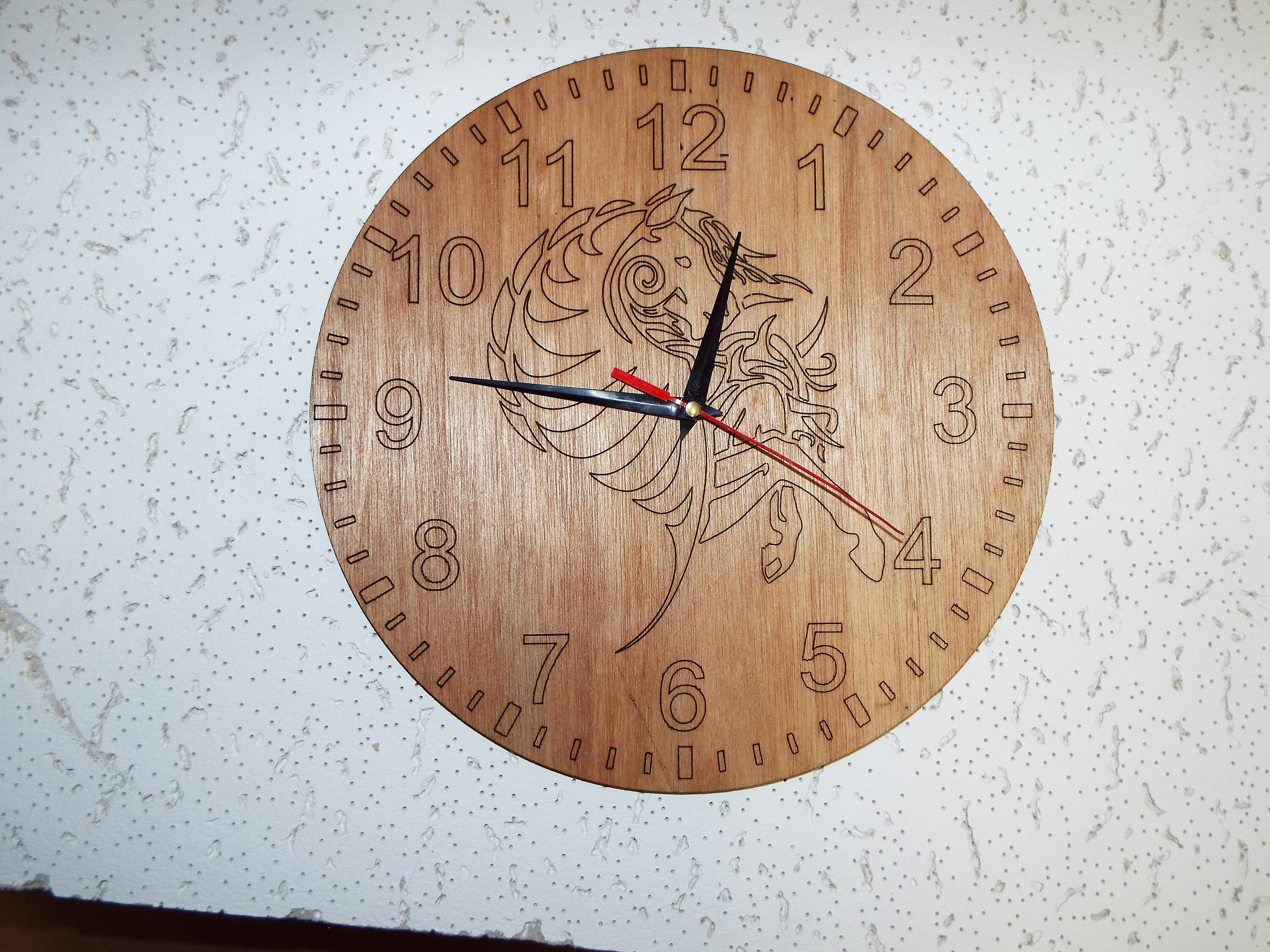 Wood Grain Clock Features a Horse Head Etsy Norway