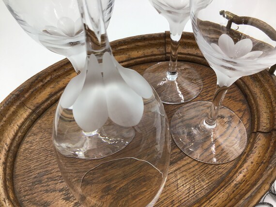 One Lenox Crystal Iced Tea Glass Atrium Clear Frosted Flower Petal Design