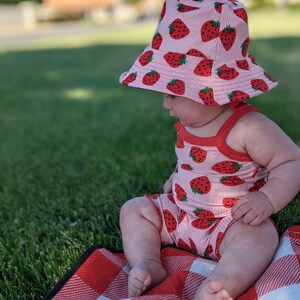 Strawberry Matching Set, Biker Shorts, Cami, Bucket Hat, Summer Outfit, Baby Shower Gift, Baby Outfit, Gift for Girls, Tank, Bikers