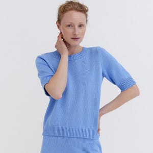 Hellblaues gestricktes Top, gestricktes Baumwolle Kurzarm Top für Frauen, Sommer Top aus Natürlicher Baumwolle, Kurzarm Bluse, Geschenk für Mama