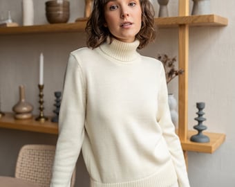 Minimalistischer Rollkragenpullover aus Merinowolle - Handgemachter Strickpullover