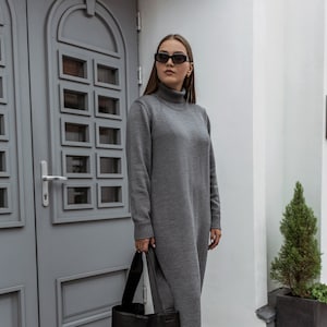 Abito in maglia a collo alto, Tunica lunga in lana grigia, Abito lungo in maglia di lana, Abito invernale in maglia di lana merino, Abito in maglia a collo alto