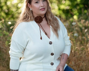 Cardigan in lana merino: maglione da donna lavorato a maglia con tasche, fatto a mano