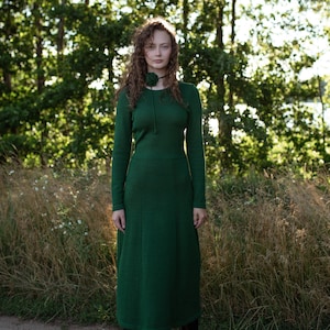Abito in lana merino a maglia, abito maglione femminile, abito verde a vita alta, abito tunica in maglia naturale, abito maglione invernale organico