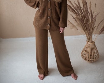 Minimalist merino wool loungewear, Women's wide-leg pants, Straight-leg pants, Handmade homewear, Elastic waist knit pants