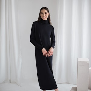 Minimalistisches Strickkleid, Übergroßes Kleid aus Merinowolle für Frauen, Langes Pulloverkleid aus Merinowolle, Handgestricktes Kleid aus weicher Wolle