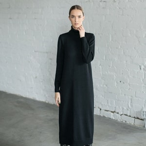 Abito maglione lavorato a maglia, abito lungo lavorato a maglia in lana merino, tunica lunga in lana nera, abito maglione in lana a collo alto, abito dolcevita in lana merino