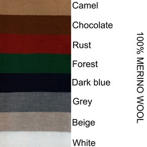 Op de afbeelding: Een kleurkaart met 11 verschillende kleuren 100% merinowol. De kleuren zijn: naturel wit, camel, chocolade, roest, bos, donkerblauw, grijs, beige, wit en hemelsblauw.