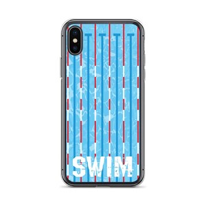 Könnte beinhalten: Transparente Handyhülle mit einem Design von Schwimmbadbahnen. Der Hintergrund ist hellblau mit weißen Wassermustern. Rote und blaue Linien bilden die Bahnen. Das Wort "SWIM" ist unten in Weiß aufgedruckt.