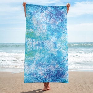 Shelling Beach Towel, Gift for shell collector, Blue shell pattern towel for beach bath or pool, Beach house towel, Terry towel