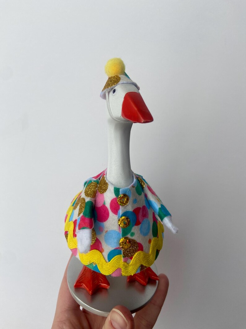 Birthday Goose Costume (mini) image 3