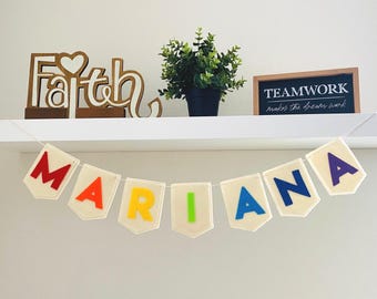 Filz Namensgirlande, Namensbanner für Babyzimmer, Filzgirlande für Mädchen, Namensgirlande nach Wunsch, Namensgirlande nach Wunsch