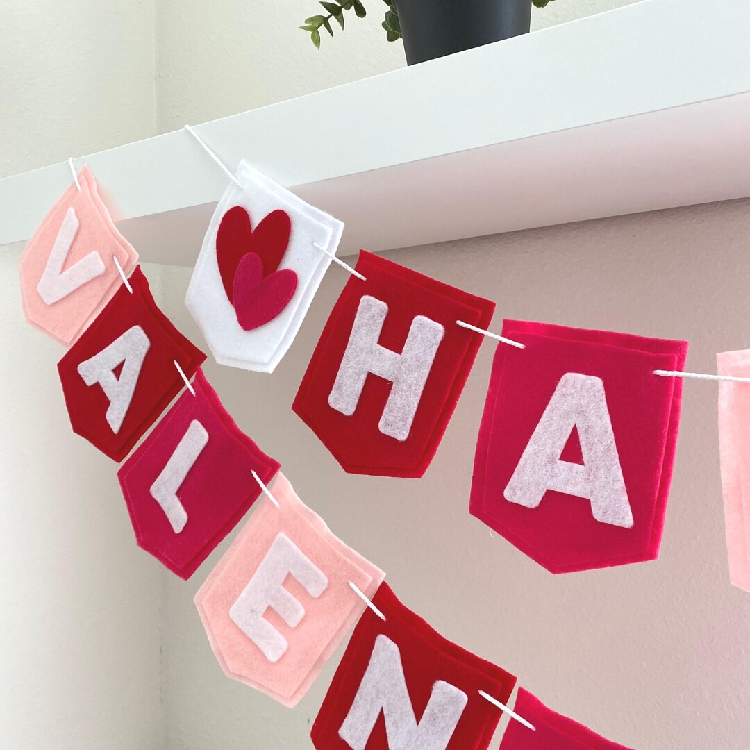 Ghirlanda Di Cuori In Feltro Per San Valentino AKH - Striscione Da 2,5 Metri Con 10 Cuori Rossi E Nastro Appendibile Per Matrimonio E Anniversario - 2