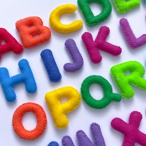 フェルトの文字、フェルトのアルファベット、幼稚園のアルファベット、アルファベットの学習、詰め物の文字、フェルトの英語のアルファベット、教育玩具、モンテッソーリのおもちゃ