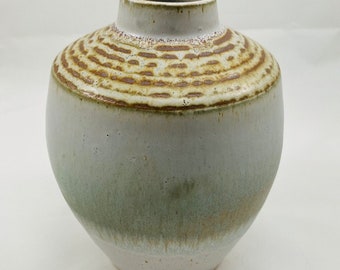 Ceramic Vase, Hand Thrown, Contemporary Vase, Oatmeal, White, Stoneware, Studio Ceramics