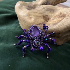 Baiduqiandu Brand High Quality Glass Crystal Spider Brooch Pins in Red  Purple Blue Colors