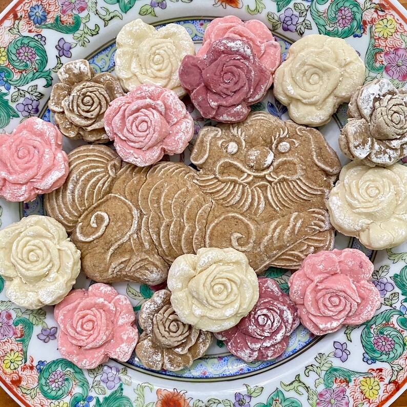 5 Foo Dog Lion teacakes cake cookies with 13 Roses Foodog Foolion image 1