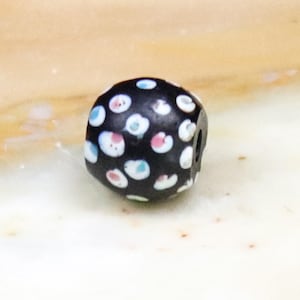 Venetian &quot;skunk&quot; trade bead